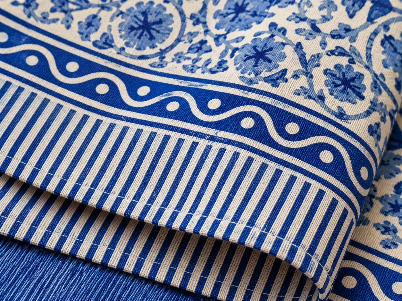 Finished stitched edge of the Hasthakala bedsheet